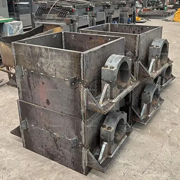 Componentes do mancal de rolamento usinados de precisão, prontos para a montagem do triturador de metal para serviço pesado.