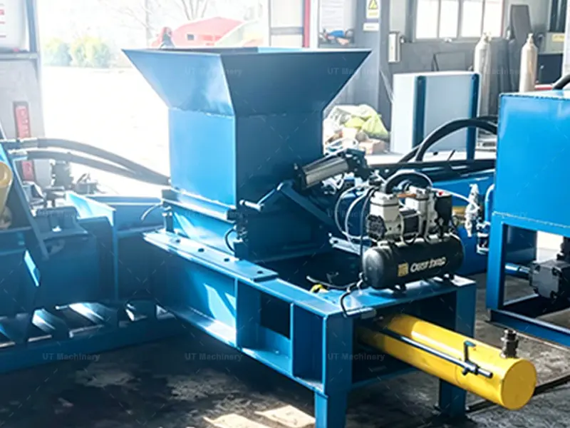 Câmara de dosagem automatizada e moega de alimentação da máquina briquetadeira de turfa de coco